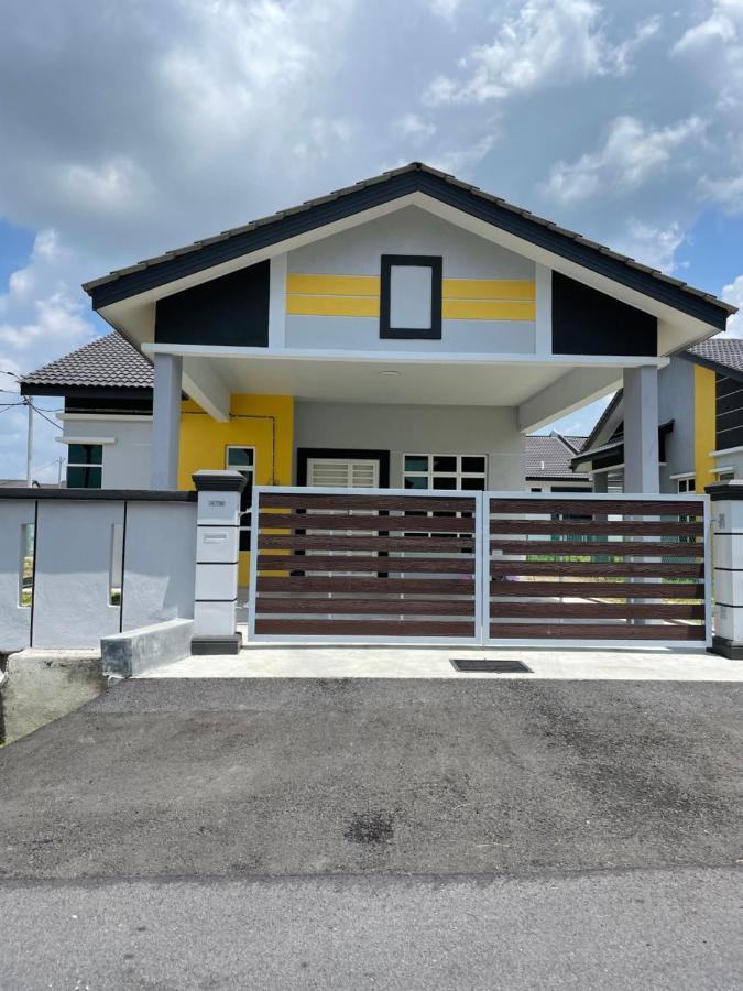 JC 7799 Homestay Jasin Perdana Bagian luar foto